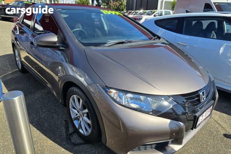 Silver 2014 Honda Civic Hatchback Vti-S