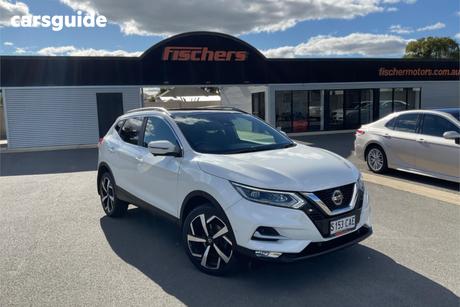 White 2018 Nissan Qashqai Wagon Ti