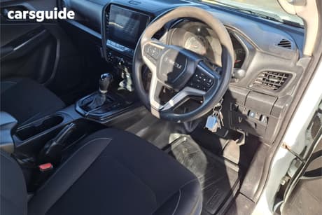 White 2021 Isuzu D-MAX Crew Cab Chassis Sx (4X4)