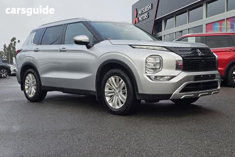 Silver 2023 Mitsubishi Outlander Wagon Ls 7 Seat (2Wd)