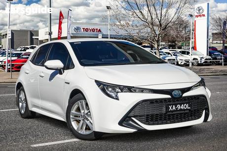 White 2018 Toyota Corolla Hatchback Ascent Sport (Hybrid)