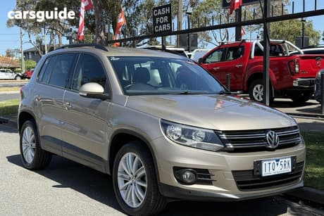 Gold 2013 Volkswagen Tiguan Wagon 132 Tsi Pacific