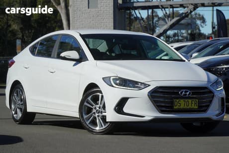 White 2018 Hyundai Elantra Sedan Elite 2.0 Mpi