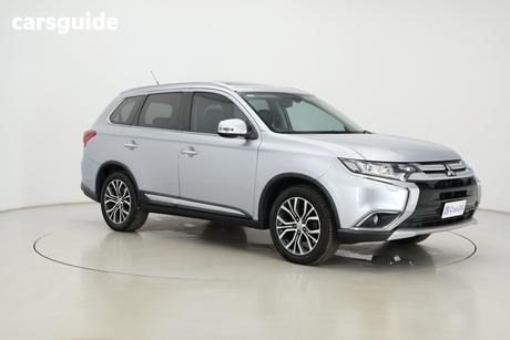 Silver 2015 Mitsubishi Outlander Wagon Exceed (4X4)