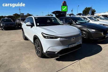 White 2023 Honda HR-V Wagon E:Hev L