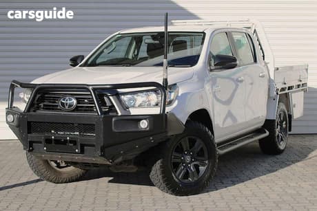 White 2023 Toyota Hilux Double Cab Pick Up Sr (4X4)