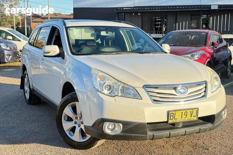 White 2011 Subaru Outback Wagon 3.6R