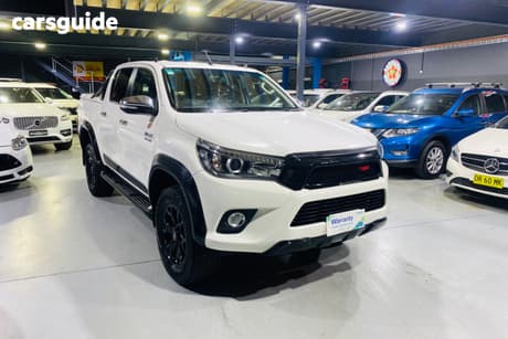 White 2017 Toyota Hilux Dual Cab Utility Sr5 (4X4)