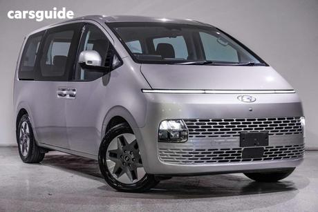 Silver 2022 Hyundai Staria Wagon