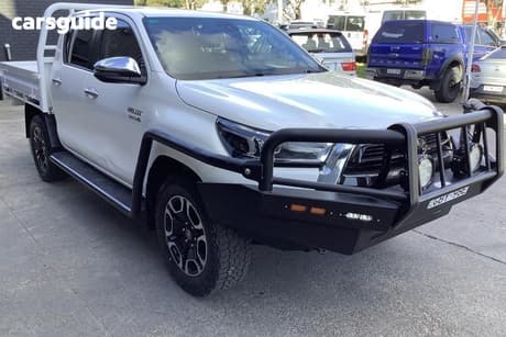 White 2021 Toyota Hilux Double Cab Chassis Sr5 + Premium Interior (4X4)