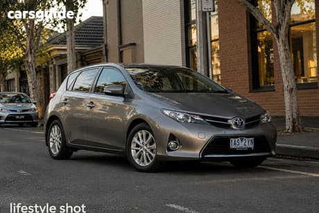 Bronze 2013 Toyota Corolla Hatchback Ascent Sport