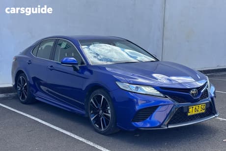 Blue 2019 Toyota Camry Sedan SX