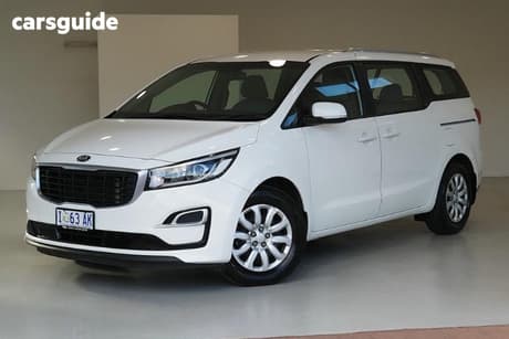 White 2018 Kia Carnival Wagon S