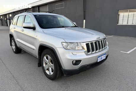 Silver 2013 Jeep Grand Cherokee Wagon Laredo (4X4)