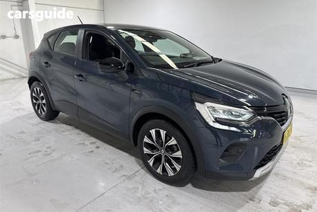 Blue 2022 Renault Captur Wagon Life