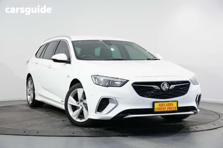 White 2018 Holden Commodore Sportswagon Rs-V