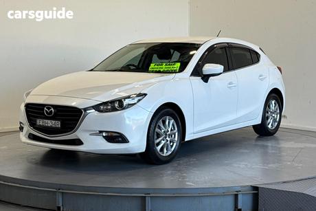 White 2018 Mazda 3 Hatchback Maxx Sport