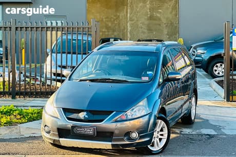 Grey 2007 Mitsubishi Grandis Wagon Ls