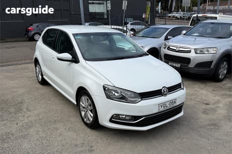 White 2016 Volkswagen Polo Hatchback 81 Tsi Comfortline