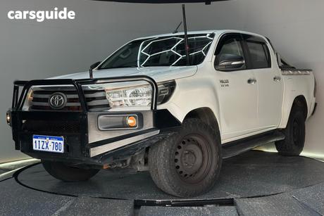 White 2017 Toyota Hilux Dual Cab Utility Sr (4X4)