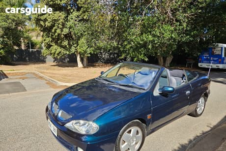 Green 2001 Renault Megane Cabriolet Expression