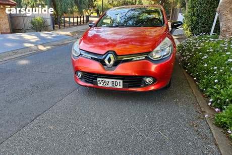 Red 2014 Renault Clio Hatchback Expression