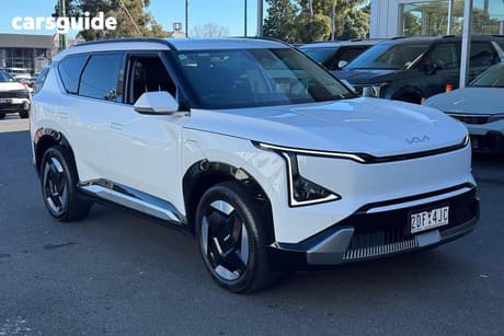 White 2025 Kia EV5 Wagon Earth Awd Lr Black