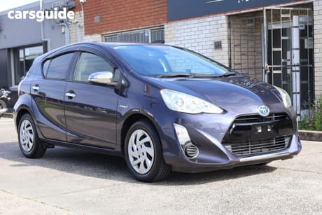 Purple 2015 Toyota Aqua OtherCar
