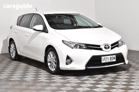 White 2014 Toyota Corolla Hatchback Ascent Sport