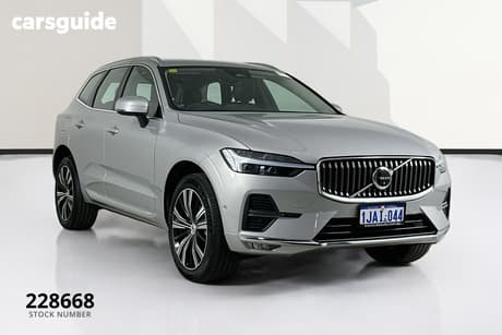 Silver 2022 Volvo XC60 Wagon B5 Inscription Mhev