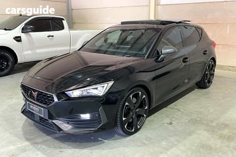 Black 2023 Cupra Leon Hatchback Vz