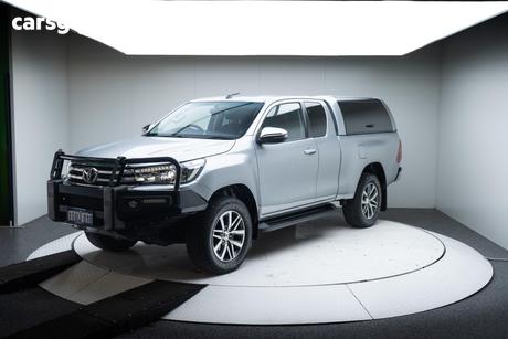 Silver 2017 Toyota Hilux Dual Cab Utility Sr5 (4X4)