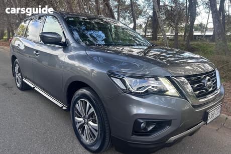 Grey 2018 Nissan Pathfinder Wagon St-L (4X4)