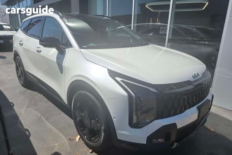 White 2026 Kia Sportage Wagon Gt-Line (Awd)