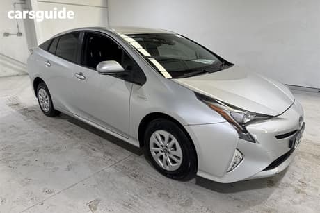 Silver 2016 Toyota Prius Hatchback Hybrid