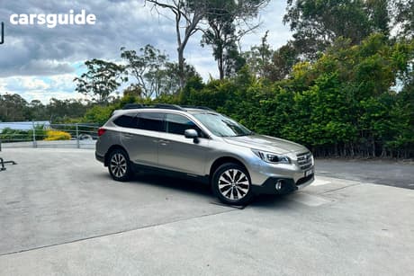 Silver 2017 Subaru Outback Wagon 2.5I