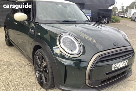 Green 2022 Mini Cooper Hatchback Classic 5D Hatch