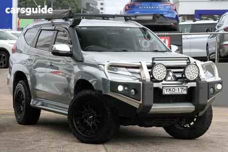 Silver 2020 Mitsubishi Pajero Sport Wagon Exceed (4X4) 7 Seat