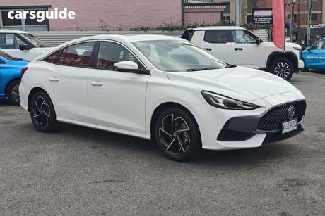 White 2025 MG MG5 Sedan Essence