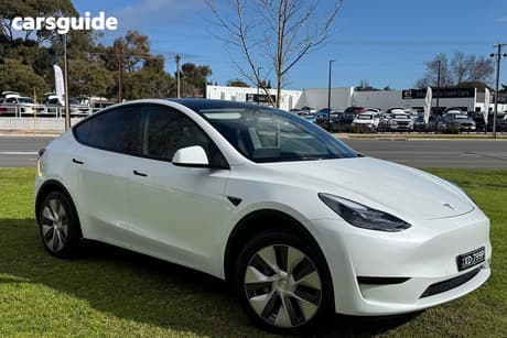 White 2023 Tesla Model Y Wagon Rear-Wheel Drive