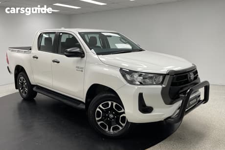 White 2022 Toyota Hilux Double Cab Pick Up Sr Hi-Rider (4X2)