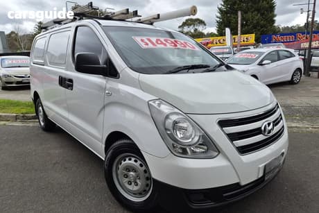 White 2017 Hyundai Iload Van 3S Liftback