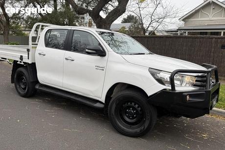White 2016 Toyota Hilux Dual Cab Chassis Sr (4X4)