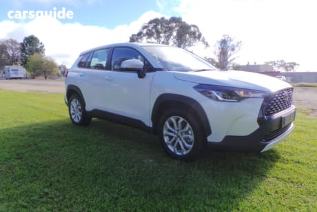 White 2024 Toyota Corolla Cross Wagon Gx 2Wd