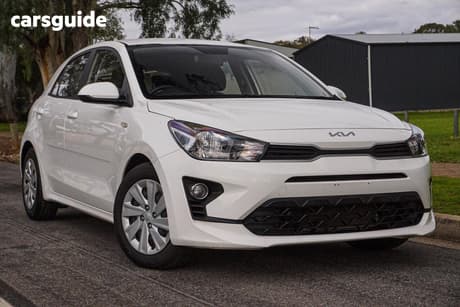 White 2023 Kia RIO Hatchback S