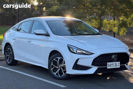 White 2023 MG MG5 Sedan Vibe