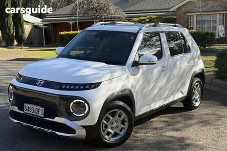White 2025 Hyundai Inster Wagon 2Wd (42Kwh)