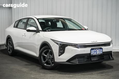 White 2025 Kia K4 Sedan S