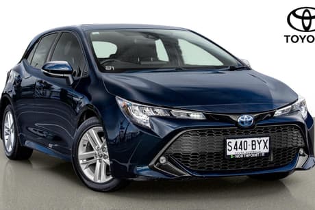 Black 2018 Toyota Corolla Hatchback Sx (Hybrid)