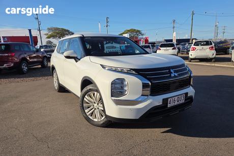 White 2023 Mitsubishi Outlander Wagon Es 7 Seat (2Wd)